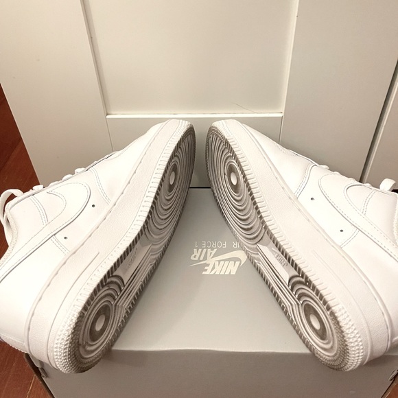 Nike Women’s White Air Force 1 ‘07 Size US 5.5 - Picture 5 of 7